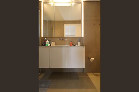 Apartamento para alugar com 72m², 1 quarto e 1 vaga Apartamento para alugar com 72m², 1 quarto e 1 vagaBanheiro da Suíte