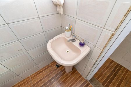 Casa de condomínio para alugar com 60m², 2 quartos e sem vagaBanheiro