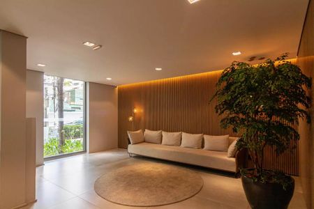 Apartamento à venda com 170m², 6 quartos e 2 vagas Apartamento à venda com 170m², 6 quartos e 2 vagasSala de estar com sofá e planta em um ambiente moderno e iluminado.