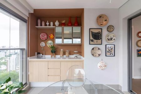 Apartamento à venda com 170m², 6 quartos e 2 vagas Apartamento à venda com 170m², 6 quartos e 2 vagasCasa com vista para a cidade, com móveis modernos e decoração minimalista.