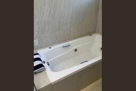 Casa de condomínio à venda com 334m², 2 quartos e 4 vagasBanheiro Suite principal