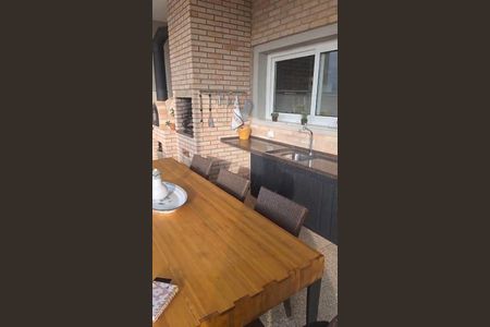 Casa de condomínio à venda com 334m², 2 quartos e 4 vagasÁrea de Externa