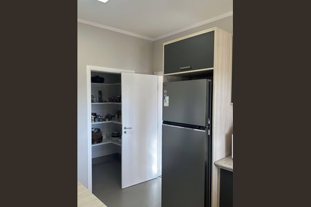 Casa de condomínio à venda com 334m², 2 quartos e 4 vagasDespensa