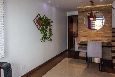 Casa de condomínio à venda com 134m², 2 quartos e 2 vagasSala