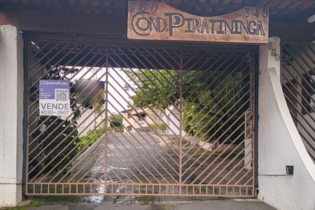 Casa de condomínio à venda com 134m², 2 quartos e 2 vagasFachada com Plaquinha Instalada