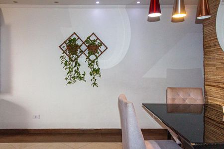 Casa de condomínio à venda com 134m², 2 quartos e 2 vagasSala