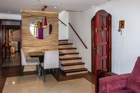 Casa de condomínio à venda com 134m², 2 quartos e 2 vagasSala