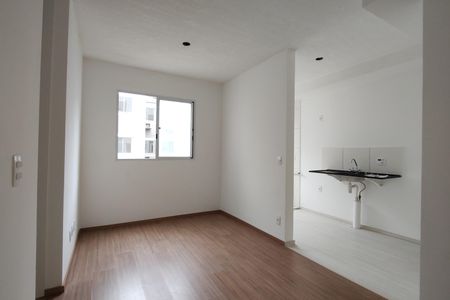 Sala de apartamento para alugar com 2 quartos, 45m² em Taquara, Rio de Janeiro
