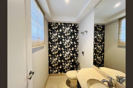 Apartamento à venda com 210m², 3 quartos e 3 vagas Apartamento à venda com 210m², 3 quartos e 3 vagasBanheiro
