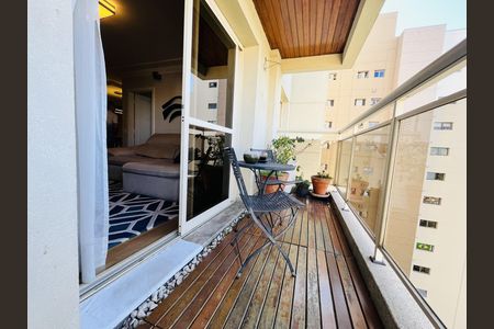 Apartamento à venda com 210m², 3 quartos e 3 vagas Apartamento à venda com 210m², 3 quartos e 3 vagasVaranda