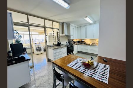 Apartamento à venda com 210m², 3 quartos e 3 vagas Apartamento à venda com 210m², 3 quartos e 3 vagasCozinha