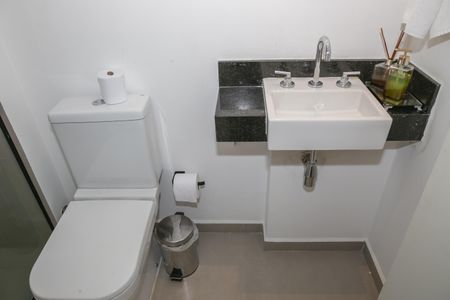 Apartamento à venda com 40m², 2 quartos e 1 vaga Apartamento à venda com 40m², 2 quartos e 1 vagaBanheiro da Suíte 1