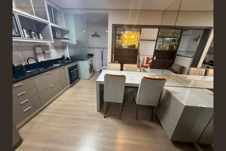 Cozinha de apartamento para alugar com 2 quartos, 65m² em Jardim Patricia, Uberlândia