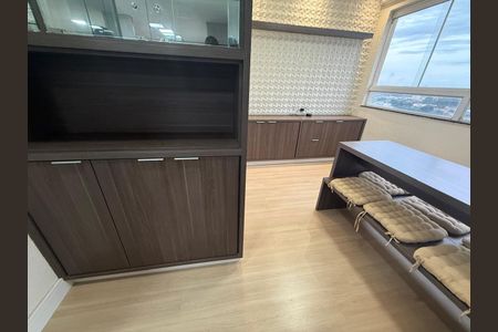 Sala de apartamento para alugar com 2 quartos, 65m² em Jardim Patricia, Uberlândia
