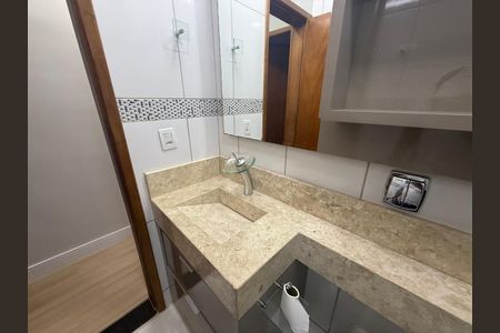 Apartamento para alugar com 65m², 2 quartos e 1 vaga Apartamento para alugar com 65m², 2 quartos e 1 vagaBanheiro