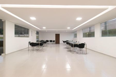 Apartamento para alugar com 47m², 2 quartos e 1 vaga Apartamento para alugar com 47m², 2 quartos e 1 vagaÁrea comum - Salão de festas