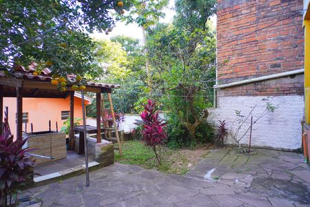 Casa à venda com 270m², 5 quartos e 2 vagas Casa à venda com 270m², 5 quartos e 2 vagasPátio