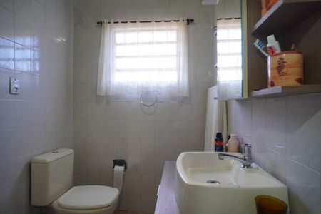 Casa à venda com 270m², 5 quartos e 2 vagas Casa à venda com 270m², 5 quartos e 2 vagasBanheiro