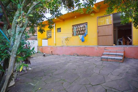 Casa à venda com 270m², 5 quartos e 2 vagas Casa à venda com 270m², 5 quartos e 2 vagasPátio