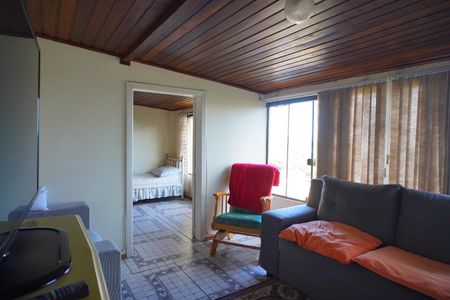 Casa à venda com 270m², 5 quartos e 2 vagas Casa à venda com 270m², 5 quartos e 2 vagasSala