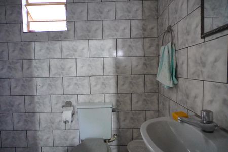 Casa à venda com 270m², 5 quartos e 2 vagas Casa à venda com 270m², 5 quartos e 2 vagasBanheiro