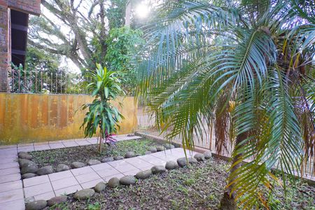 Casa à venda com 270m², 5 quartos e 2 vagas Casa à venda com 270m², 5 quartos e 2 vagasPátio