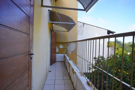 Casa à venda com 270m², 5 quartos e 2 vagas Casa à venda com 270m², 5 quartos e 2 vagasVaranda