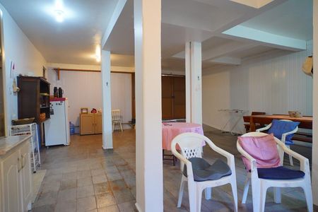 Garagem  de casa à venda com 5 quartos, 270m² em Vila Nova, Porto Alegre