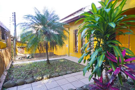 Casa à venda com 270m², 5 quartos e 2 vagas Casa à venda com 270m², 5 quartos e 2 vagasPátio