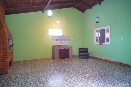 Casa à venda com 270m², 5 quartos e 2 vagas Casa à venda com 270m², 5 quartos e 2 vagasSala