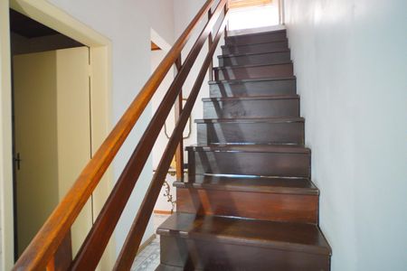 Casa à venda com 270m², 5 quartos e 2 vagas Casa à venda com 270m², 5 quartos e 2 vagasAcesso as Quartos