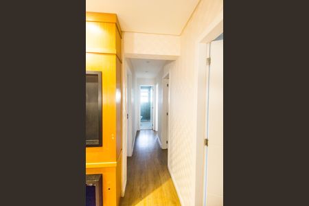 Casa à venda com 202m², 4 quartos e 4 vagasCorredor