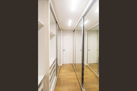 Casa à venda com 202m², 4 quartos e 4 vagasCloset da suíte
