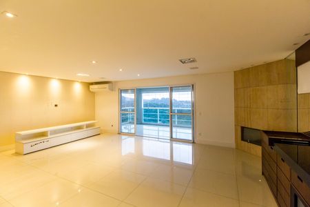 Casa à venda com 202m², 4 quartos e 4 vagasSala 