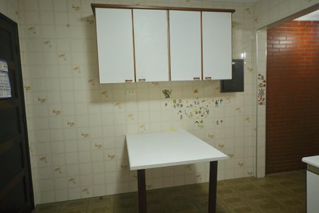 Casa à venda com 133m², 3 quartos e 2 vagasCozinha 