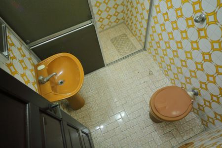 Casa à venda com 133m², 3 quartos e 2 vagasBanheiro 
