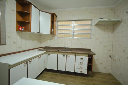 Casa à venda com 133m², 3 quartos e 2 vagasCozinha 