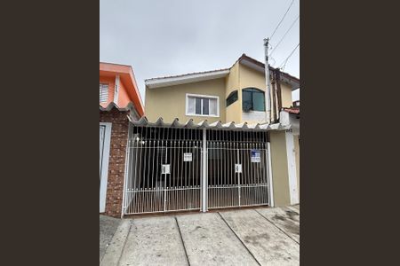Casa à venda com 133m², 3 quartos e 2 vagas Casa à venda com 133m², 3 quartos e 2 vagasFachada