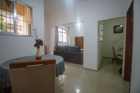 Apartamento para alugar com 210m², 4 quartos e sem vaga Apartamento para alugar com 210m², 4 quartos e sem vagaSala