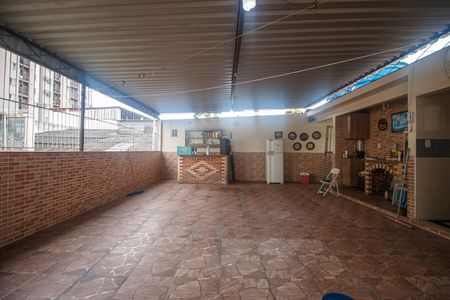 Apartamento para alugar com 210m², 4 quartos e sem vaga Apartamento para alugar com 210m², 4 quartos e sem vagaTerraço