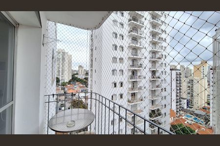 Apartamento à venda com 80m², 2 quartos e 1 vaga Apartamento à venda com 80m², 2 quartos e 1 vagaVaranda
