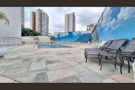 Apartamento à venda com 80m², 2 quartos e 1 vaga Apartamento à venda com 80m², 2 quartos e 1 vagaÁrea comum - Piscina