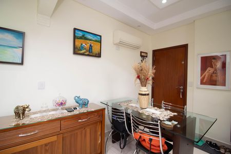 Apartamento à venda com 72m², 2 quartos e 2 vagas Apartamento à venda com 72m², 2 quartos e 2 vagasSala de Jantar