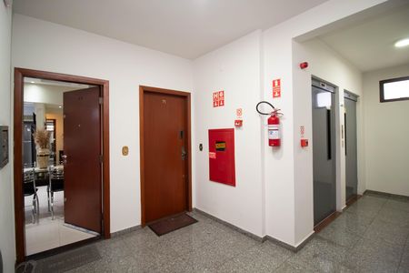 Apartamento à venda com 72m², 2 quartos e 2 vagas Apartamento à venda com 72m², 2 quartos e 2 vagasHall de entrada