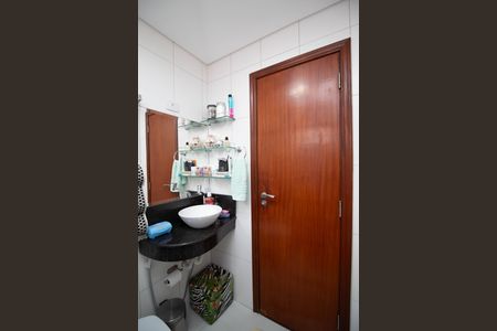Apartamento à venda com 72m², 2 quartos e 2 vagas Apartamento à venda com 72m², 2 quartos e 2 vagasBanheiro da suíte