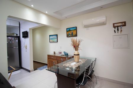 Apartamento à venda com 72m², 2 quartos e 2 vagas Apartamento à venda com 72m², 2 quartos e 2 vagasSala de Jantar