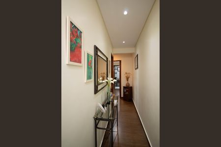 Apartamento à venda com 72m², 2 quartos e 2 vagas Apartamento à venda com 72m², 2 quartos e 2 vagasCorredor
