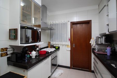 Apartamento à venda com 72m², 2 quartos e 2 vagas Apartamento à venda com 72m², 2 quartos e 2 vagasCozinha - Armários