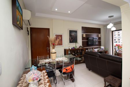 Apartamento à venda com 72m², 2 quartos e 2 vagas Apartamento à venda com 72m², 2 quartos e 2 vagasSala de Jantar
