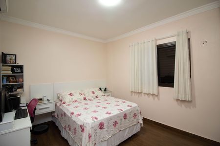 Apartamento à venda com 72m², 2 quartos e 2 vagas Apartamento à venda com 72m², 2 quartos e 2 vagasQuarto 1 - Suíte